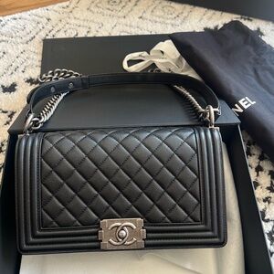 🛑🛑 SOLD 🛑🛑 Chanel Black Quilted Leather Bag